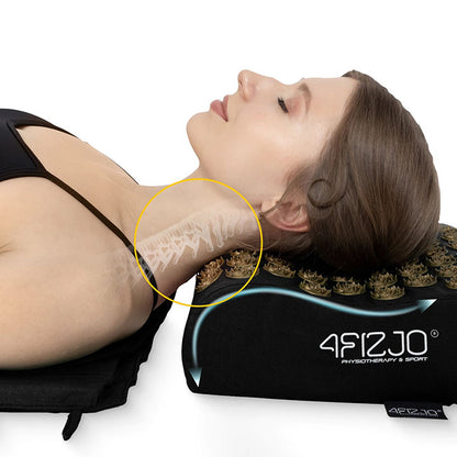 Kaklo masažas ant spygliuotos ERGO pagalvės